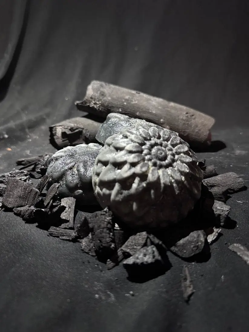 Charcoal Herbal Soap – Detoxify & Deep Cleanse